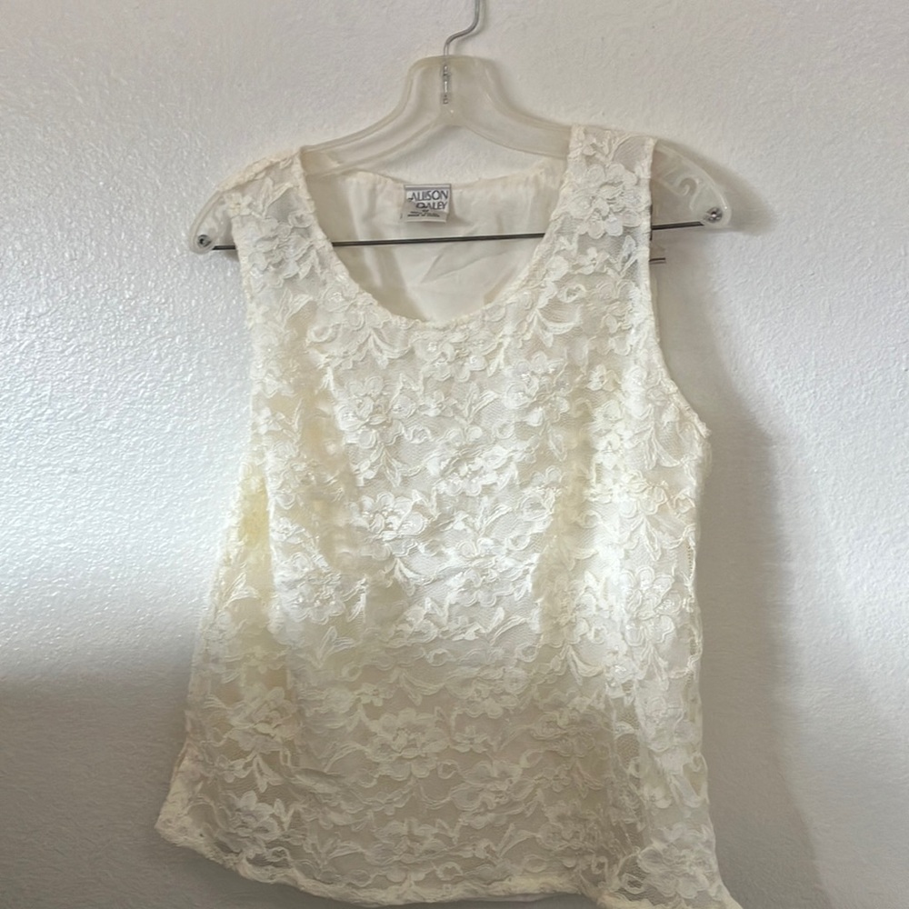 FINAL MARKDOWN Allison Daley lace top 12